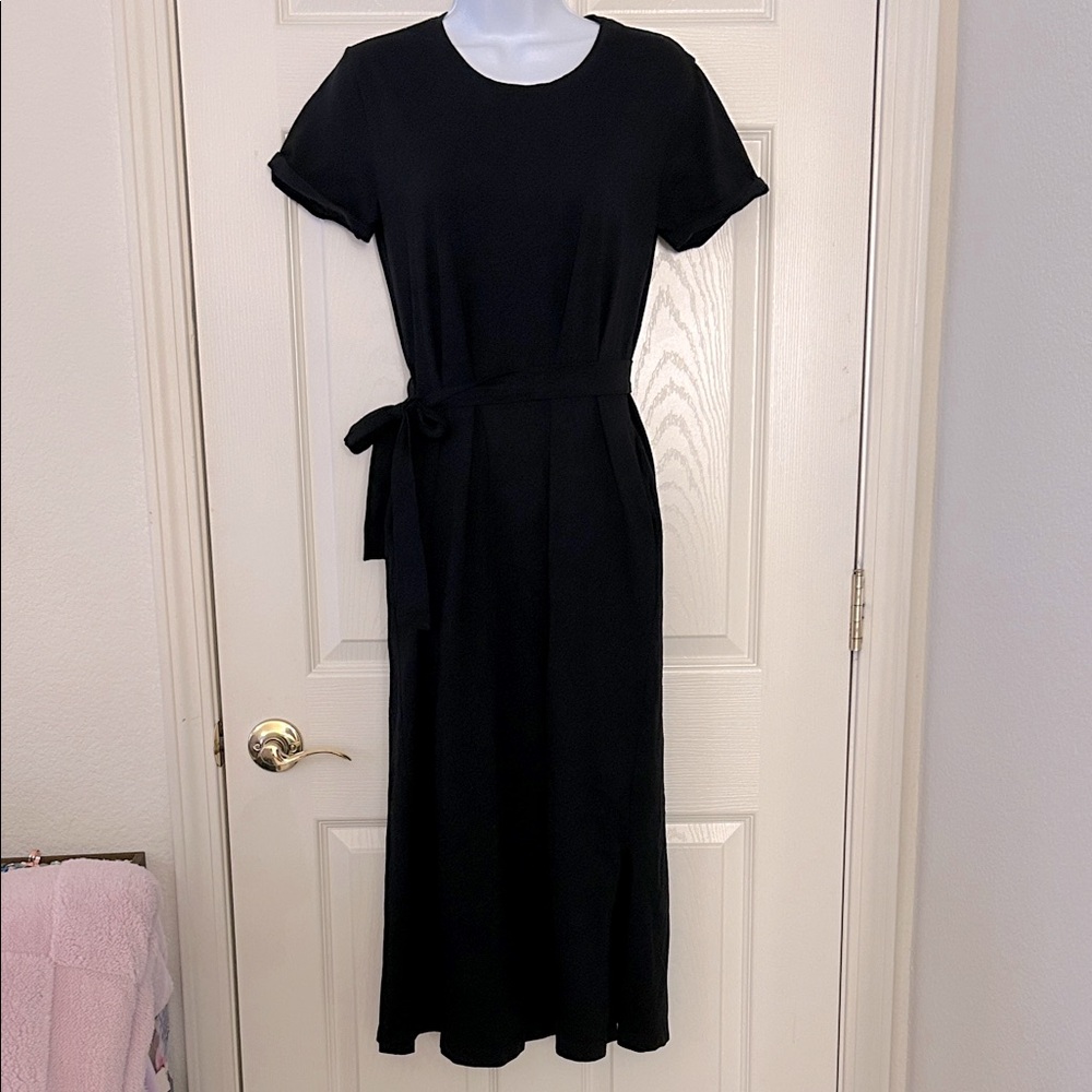 Old Navy Black Short-Sleeve Maxi Dress with Waist Tie